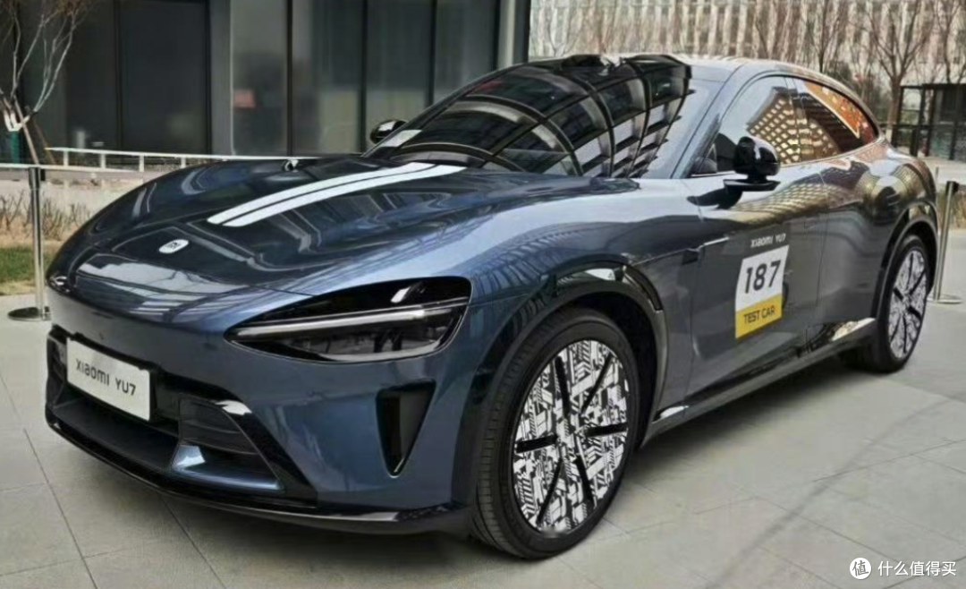 为什么说小米 YU7 SUV 的颜值是开倒车?