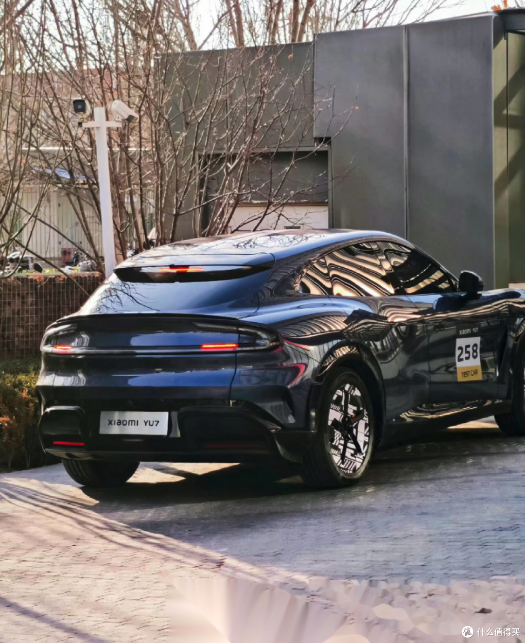 为什么说小米 YU7 SUV 的颜值是开倒车?