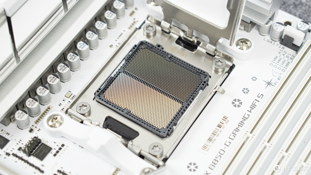 全新升级、豪华堆料、搭配98x3D,华硕ROG B850小吹雪618值得入手
