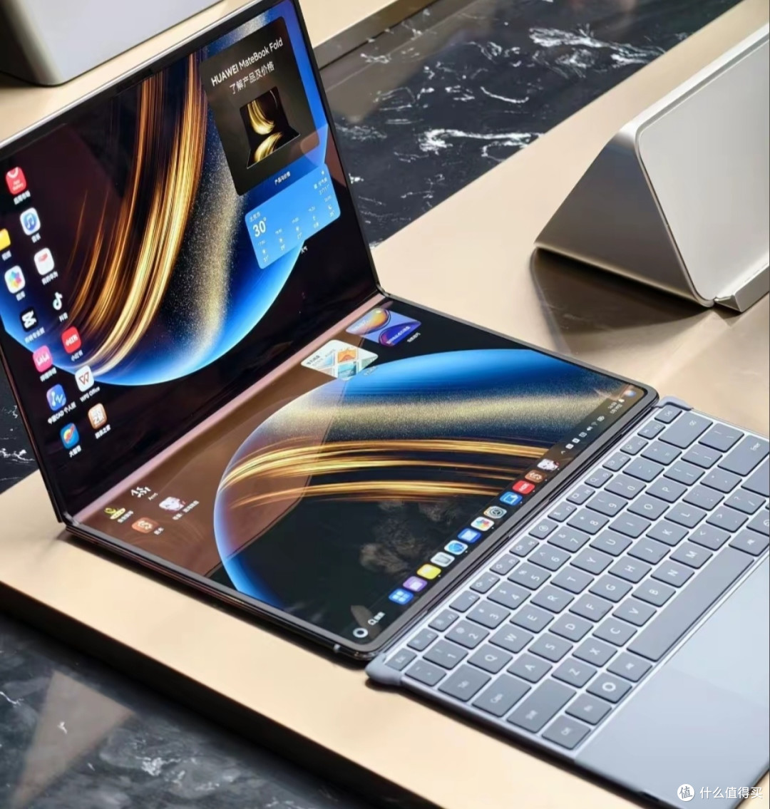 MateBook Flod：折叠屏的矛盾与挑战