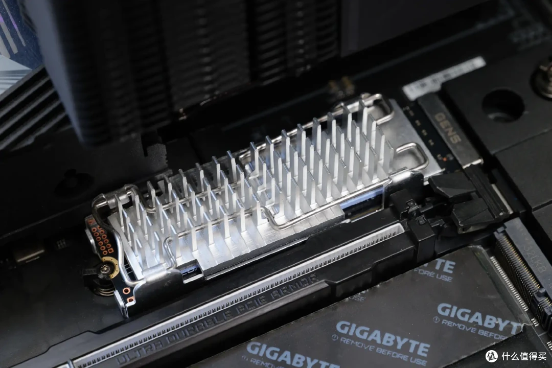 致敬Gen5 SSD新晋跑分王!金士顿FURY Renegade G5固态硬盘评测