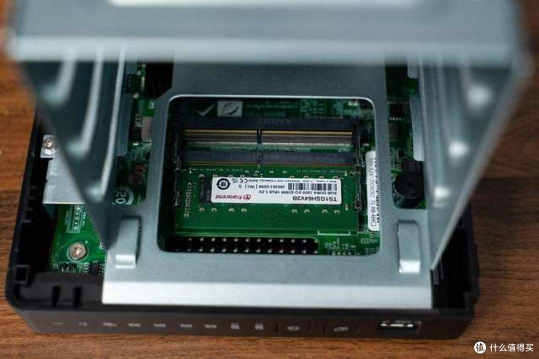 "卷死硬盘,解放大脑!威联通Qsirch 用 AI 重新定义 NAS 搜索!