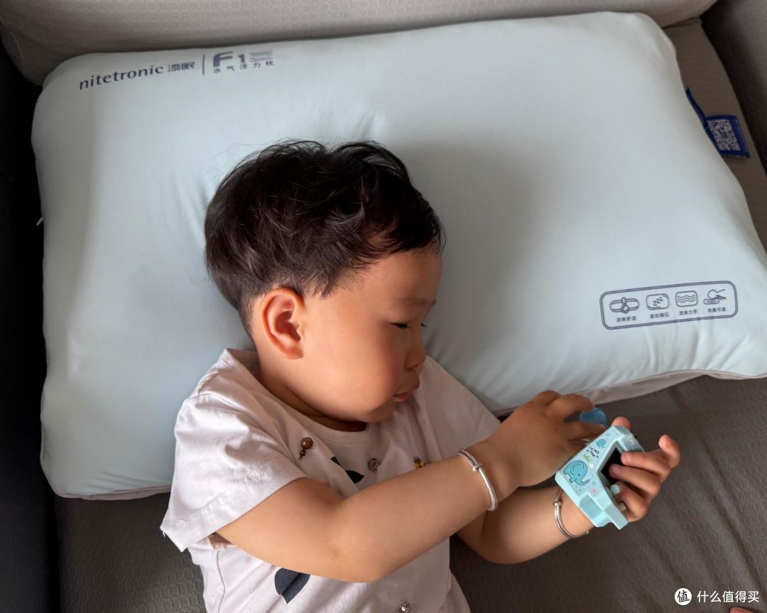 天呐!添眠水气浮力枕简直是睡眠“魔法枕”