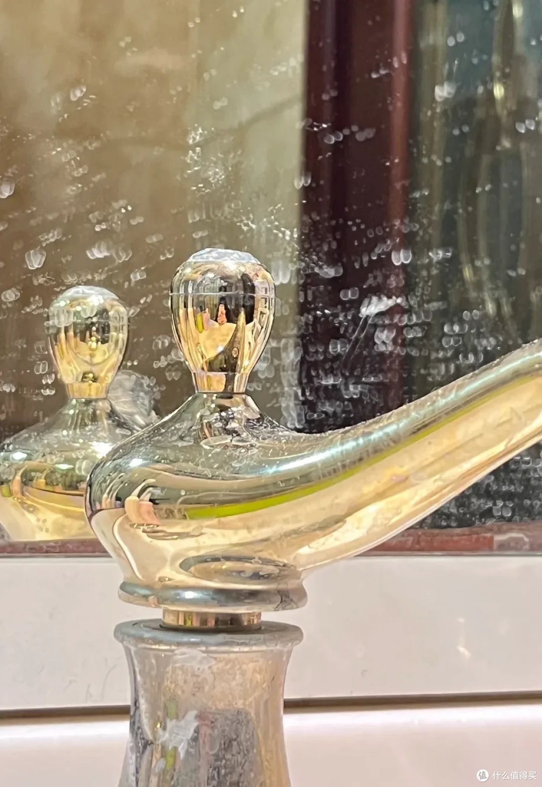 不顾反对，卫生间做了全面镜，入住后发现：太完美了！