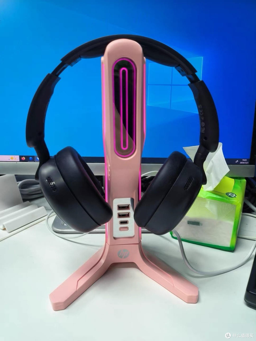 惠普RGB电竞耳机支架评测:多功能挂架+USB拓展坞的桌搭利器