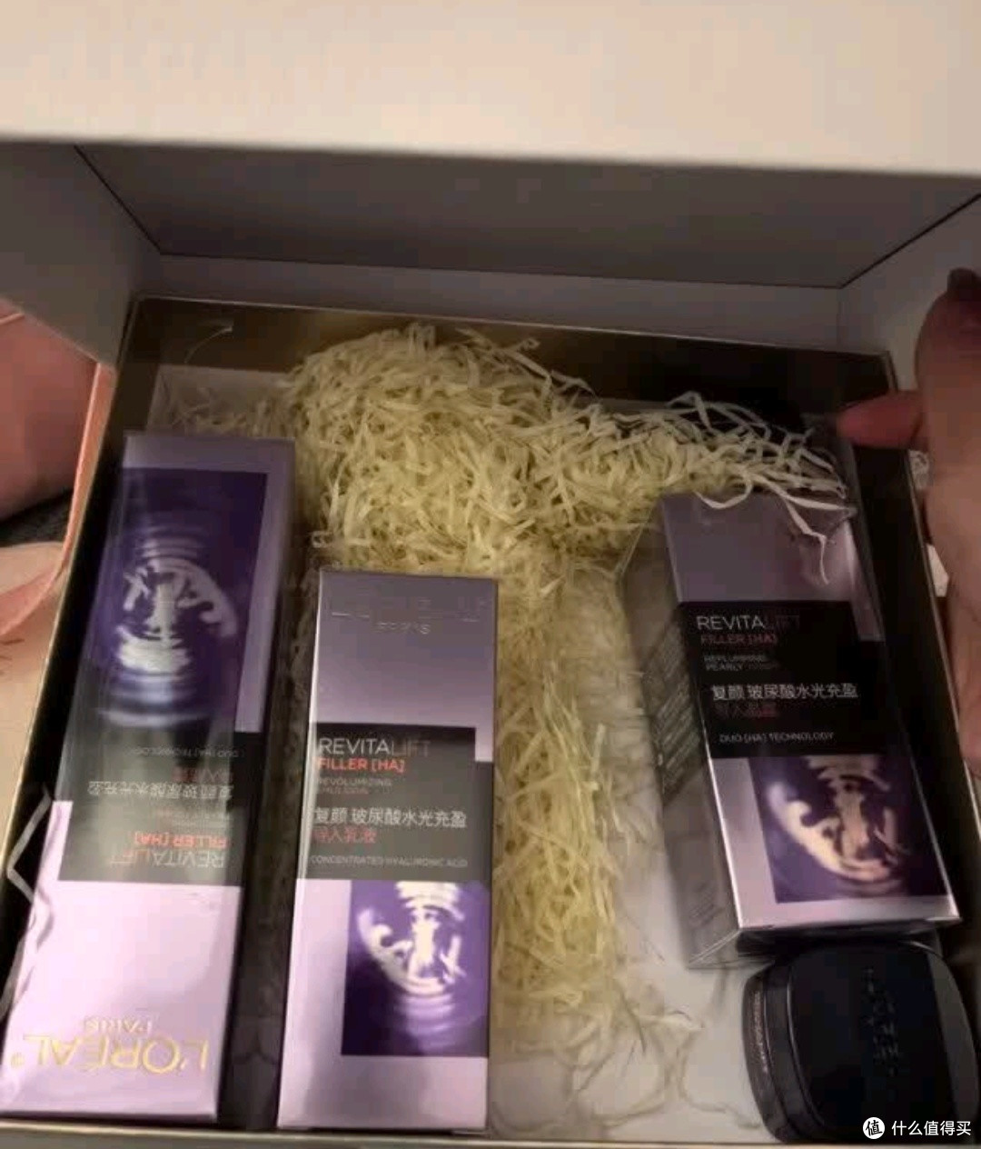 欧莱雅玻色因水乳套装礼盒：补水保湿抗皱的护肤圣品