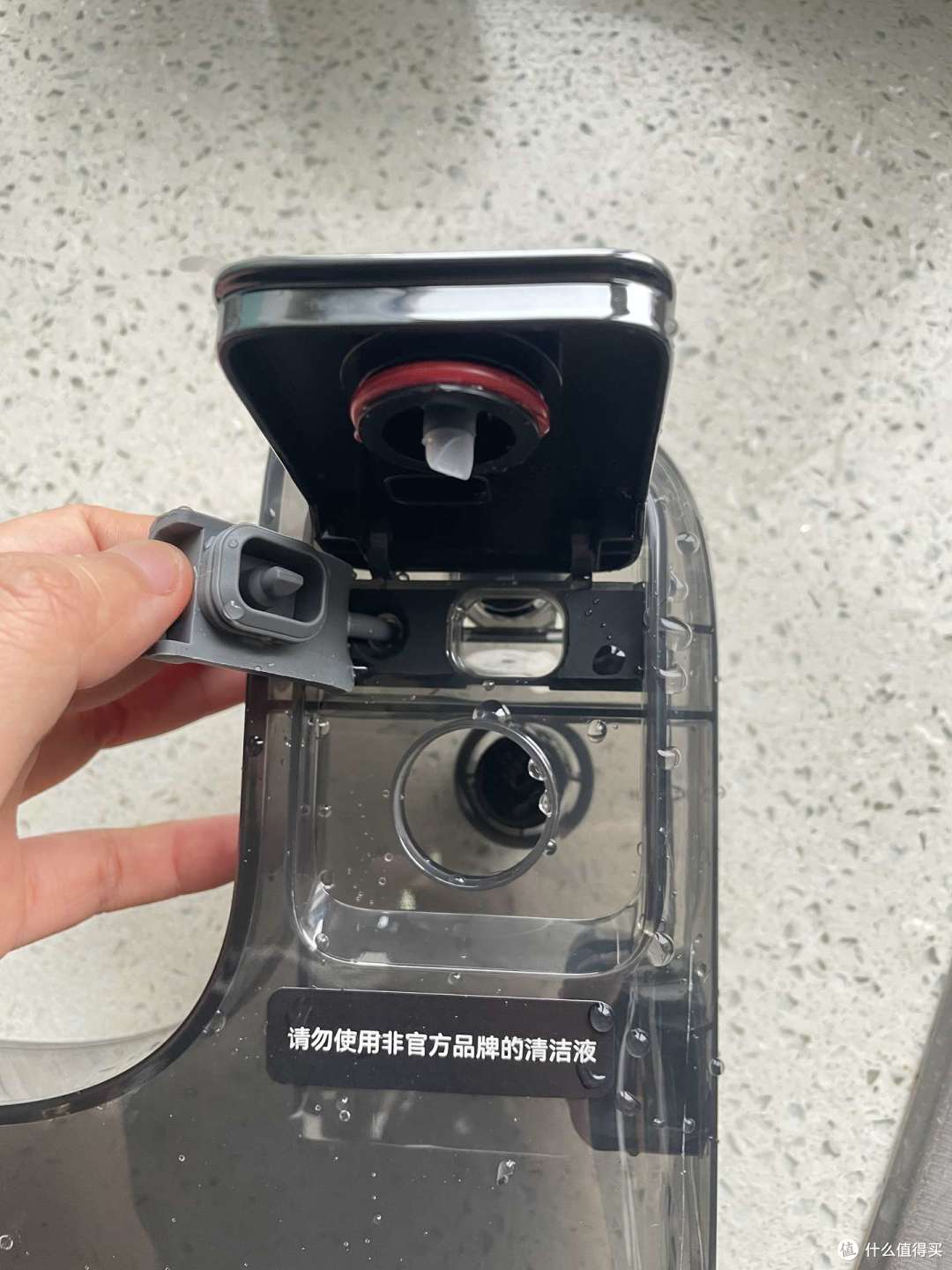 洗地机界新物种!带AI机械臂的洗地机——MOVA M50 Ultra新品实测