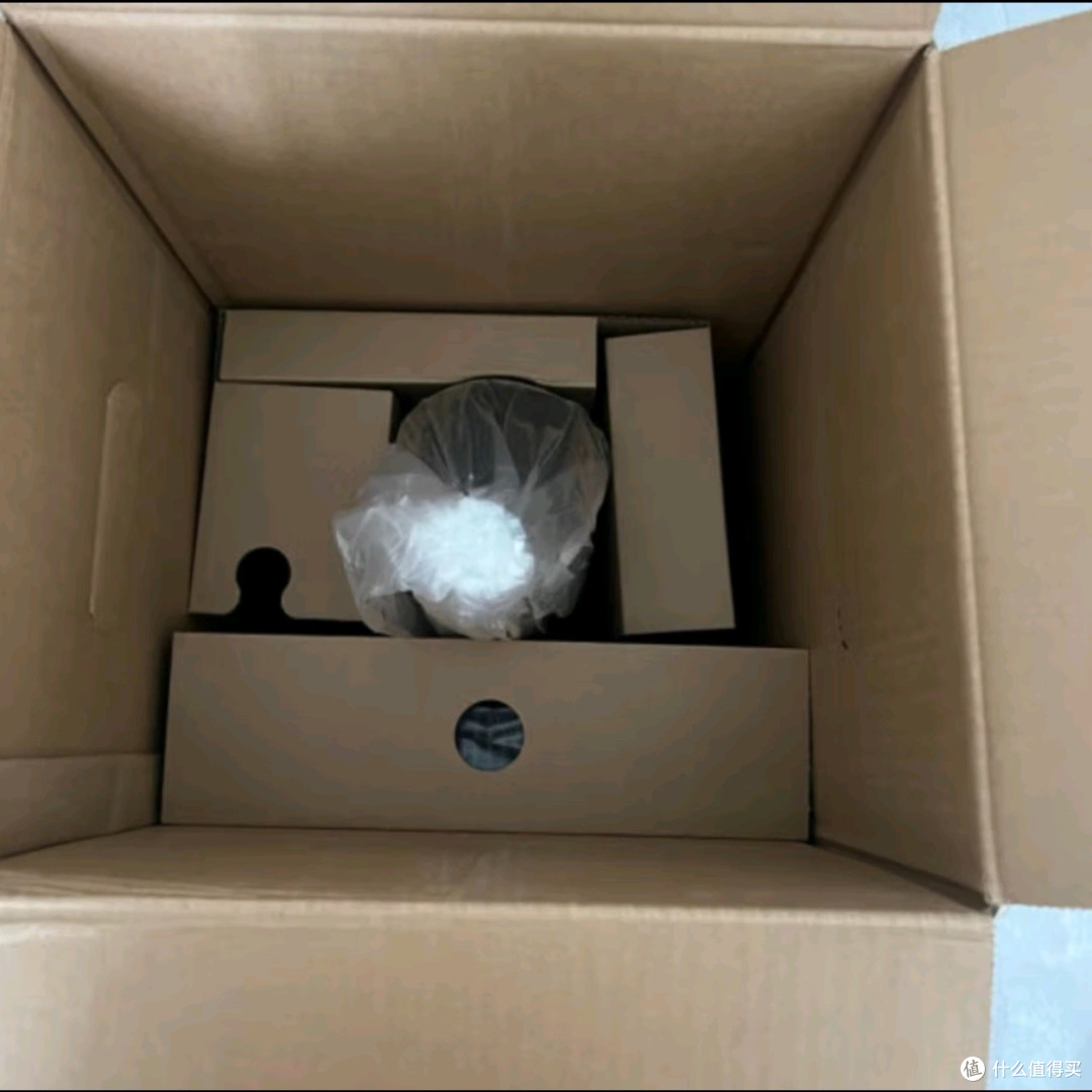 石头A20 Pro智能洗地机:以「平躺清洁+60℃热水自清洁」