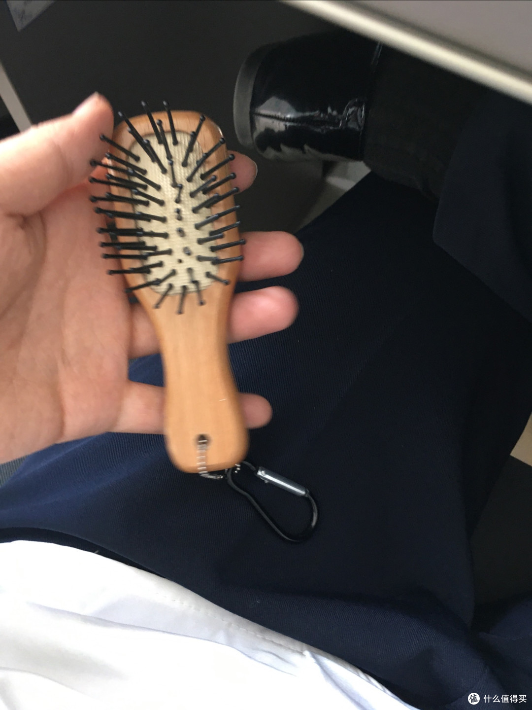 mini梳子挂在包包上刚刚好