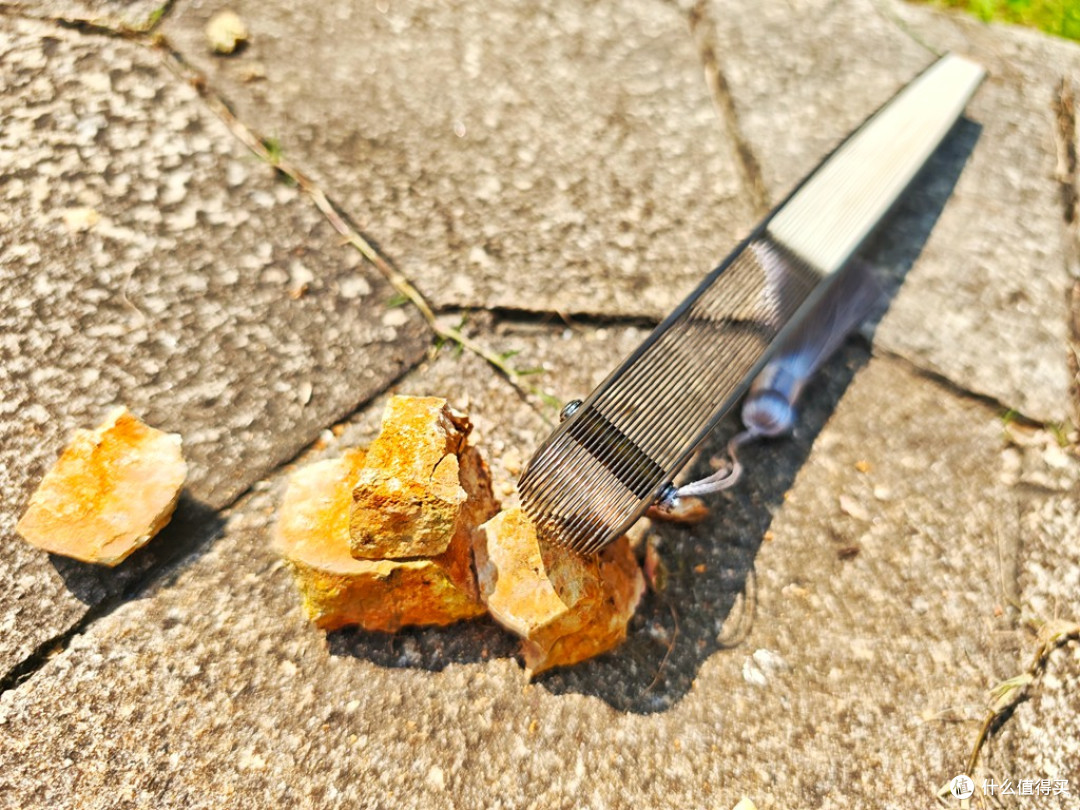 刚柔并济的东方美学:费戈轻风茄头钛扇