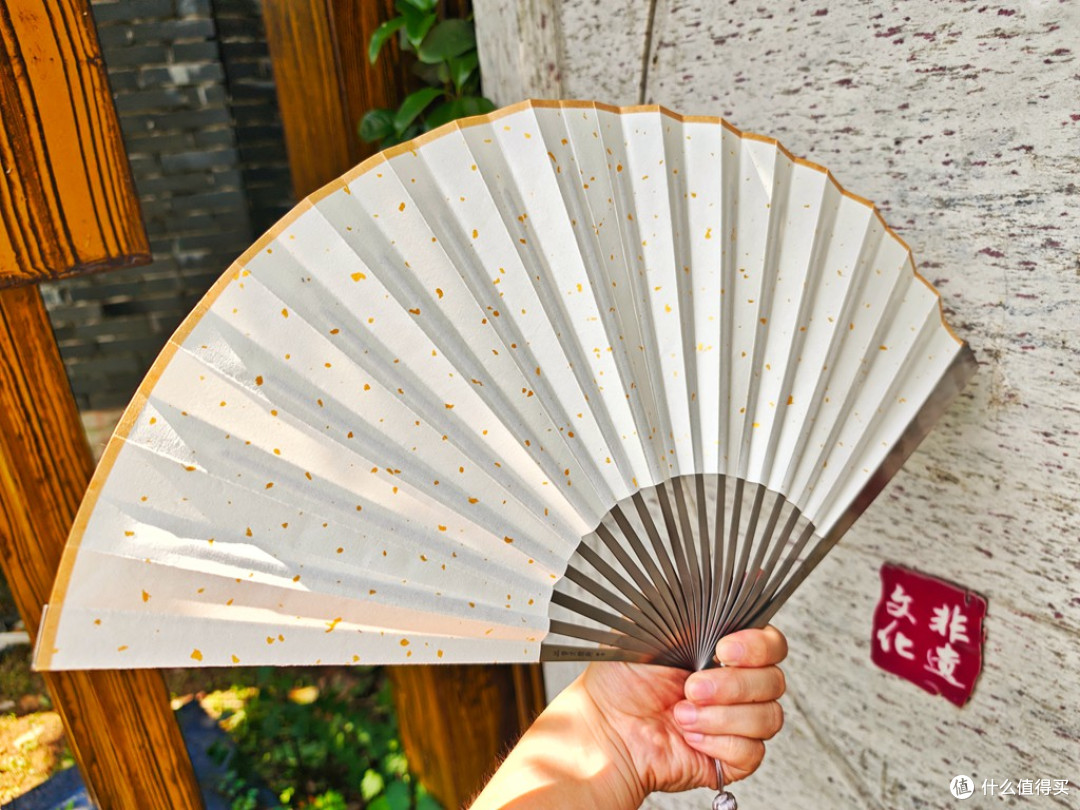 刚柔并济的东方美学:费戈轻风茄头钛扇