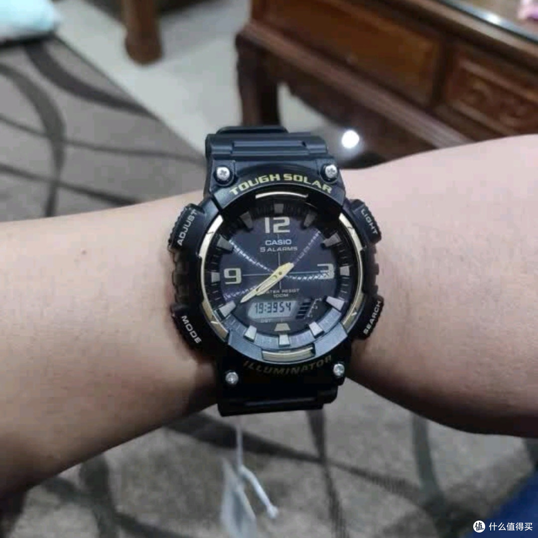 卡西欧AQ-S810W-1A光动能防水运动电子表:科技与实用并存