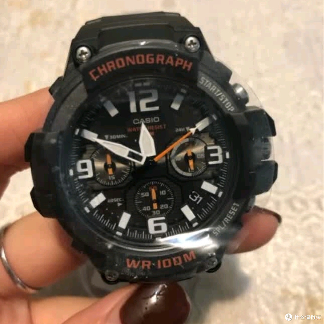 卡西欧AQ-S810W-1A光动能防水运动电子表:科技与实用并存