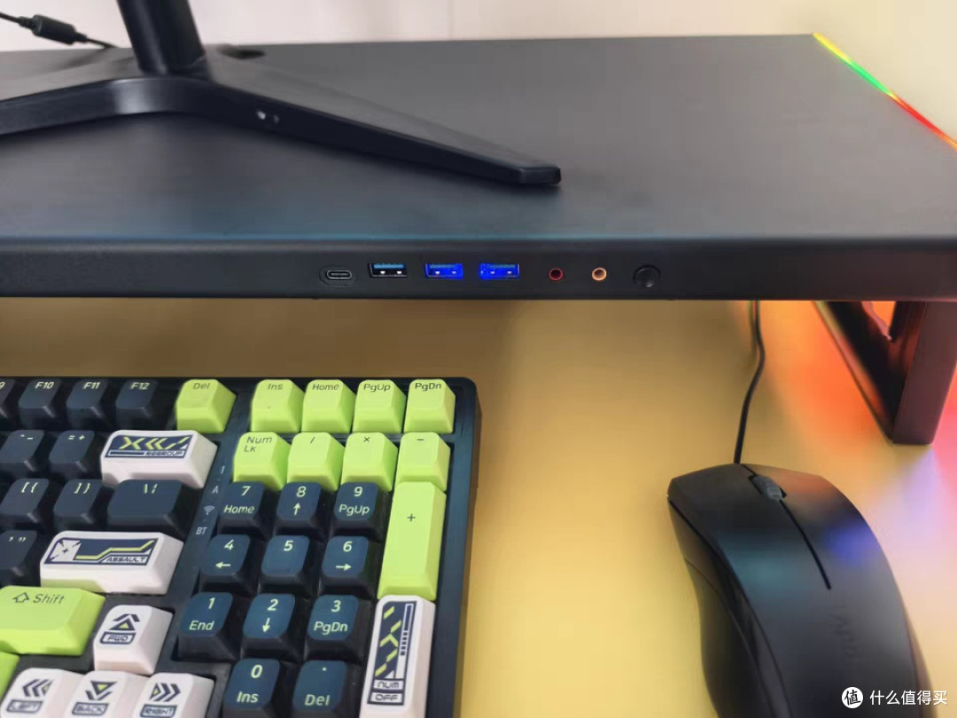USB拓展坞的显示器增高架