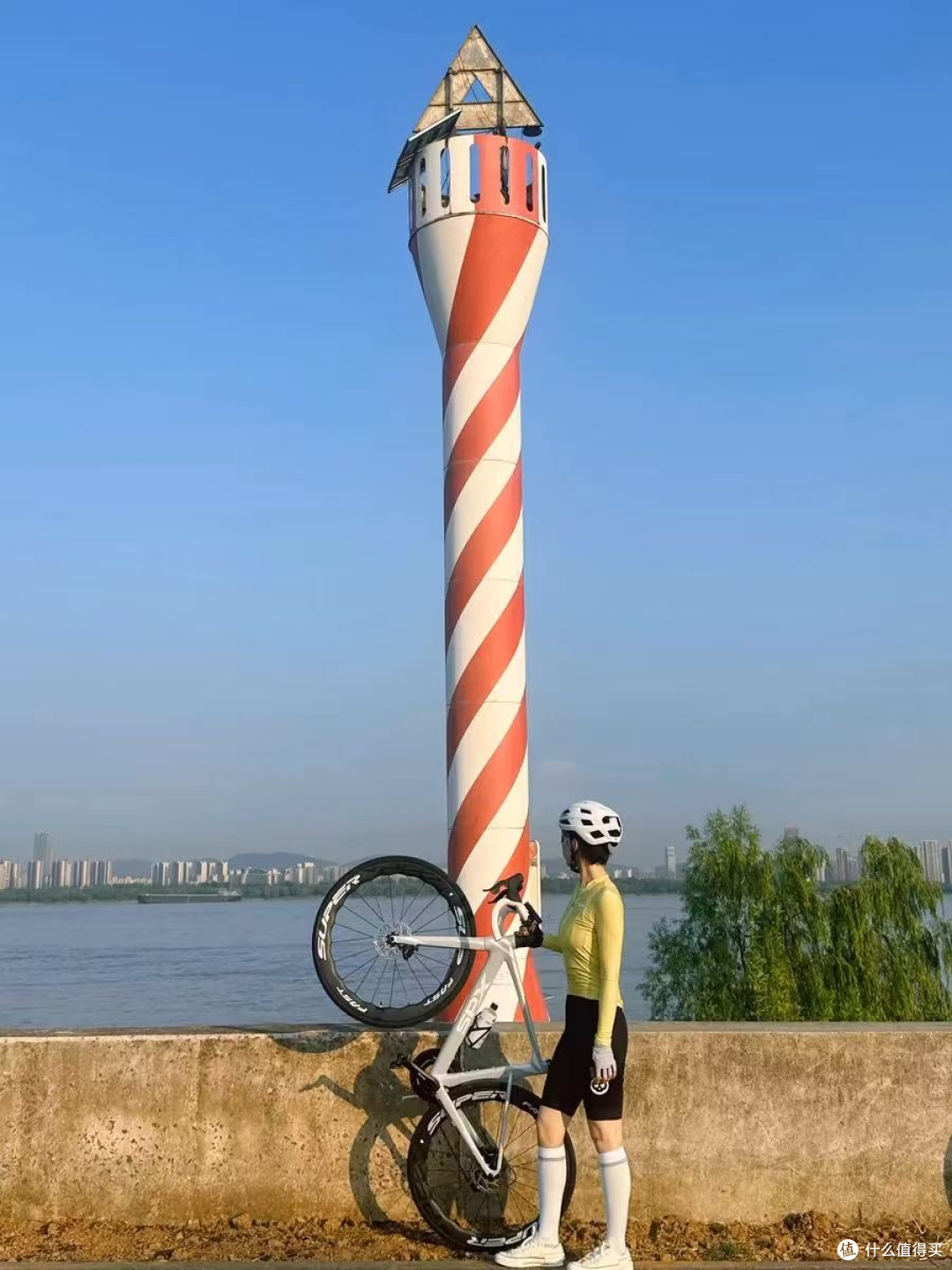 春季骑行，你与女神只差一件UKE骑行服