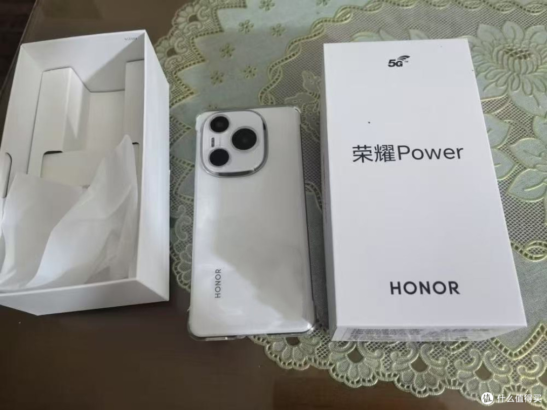 真正的续航之王，不靠吹，荣耀给山寨机判了“死刑”