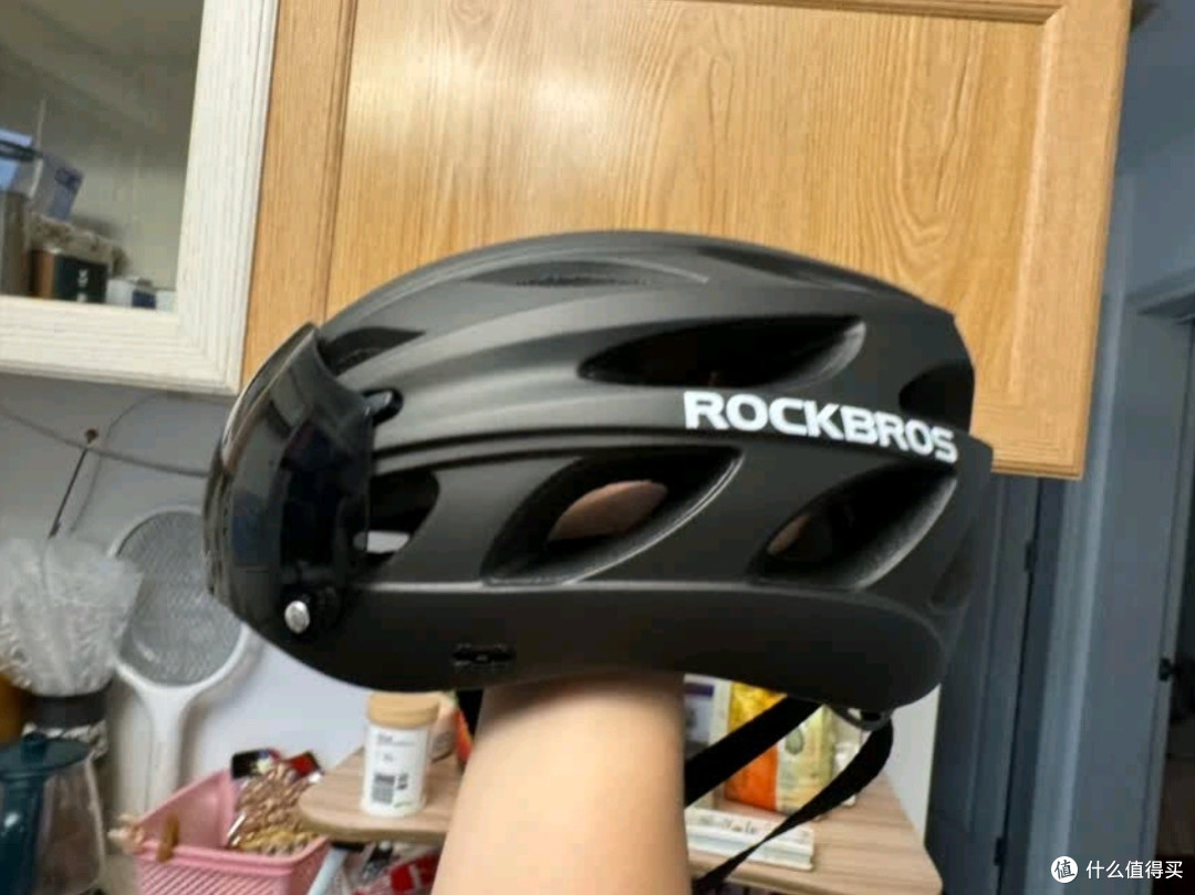 洛克兄弟（ROCKBROS）钛色骑行头盔：安全与炫彩兼具的骑行守护者