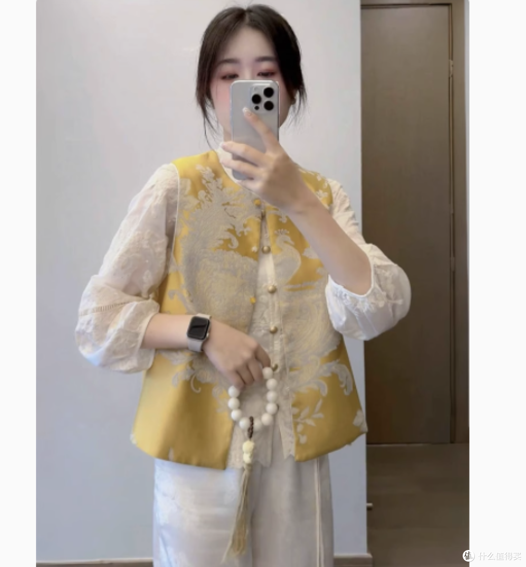 嘉菲梦娜旗舰店:春日新风尚,国风刺绣马夹外套,重塑经典之美