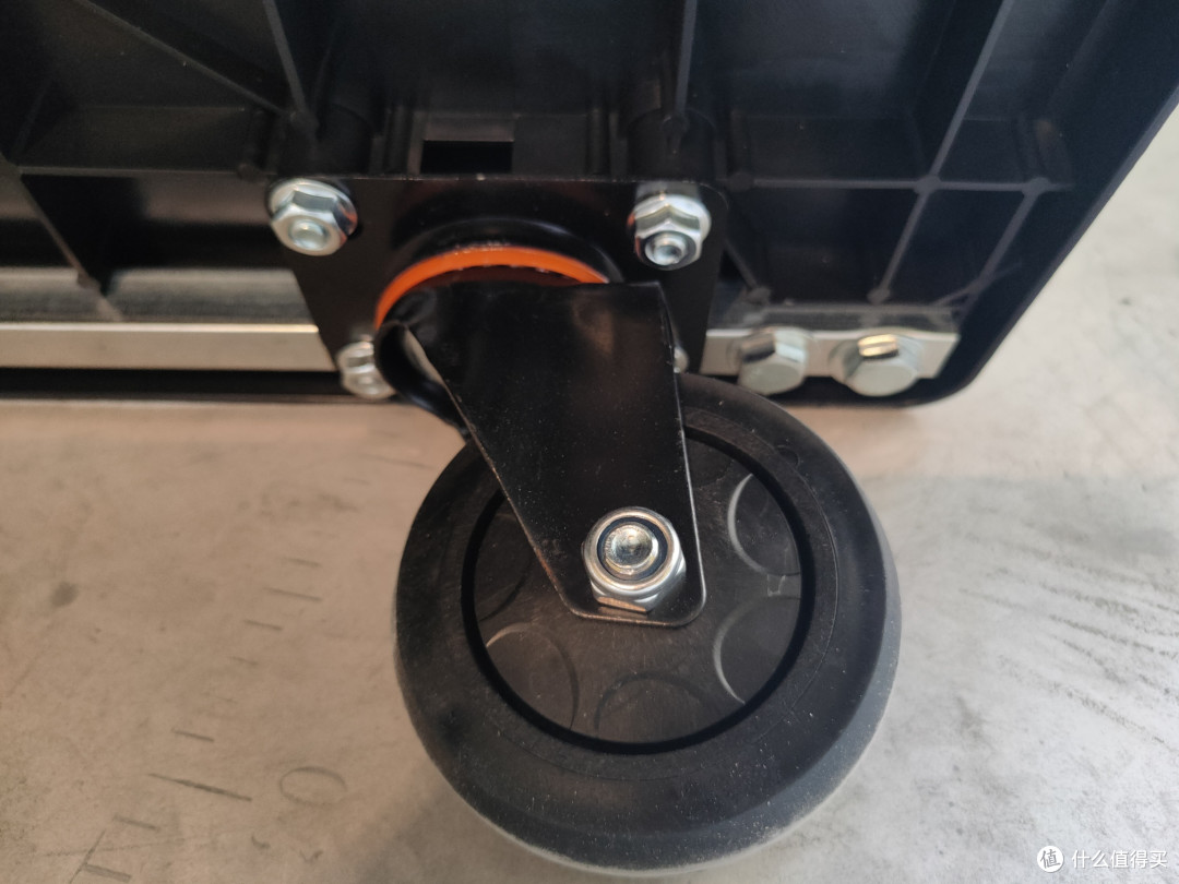小推车,装修的家庭建议都备一辆。