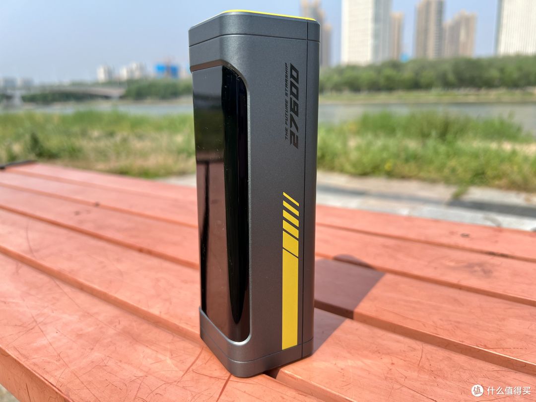 240W+27600mAh,百元挑战千元!Aohi奥海240W星舰能量舱