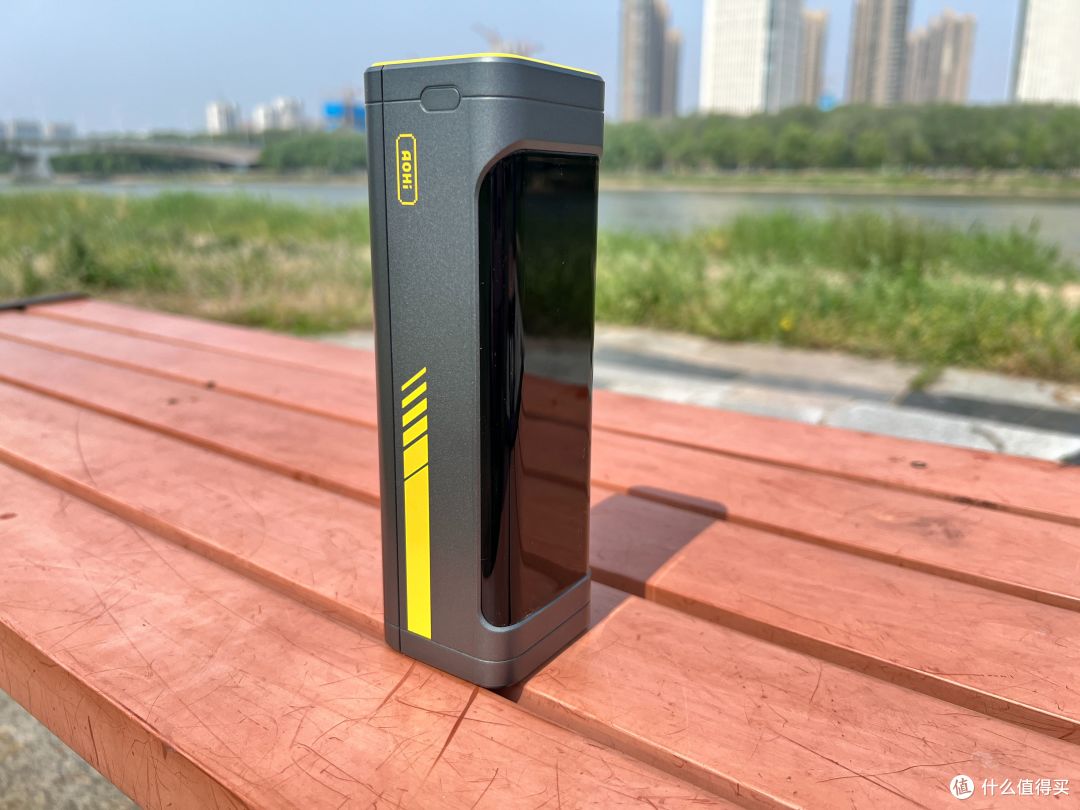 240W+27600mAh,百元挑战千元!Aohi奥海240W星舰能量舱