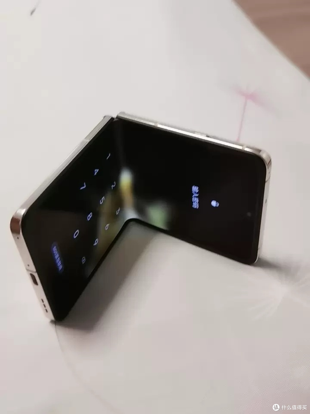 苹果替安卓OPPO Find N3 Flip性能与影像兼备
