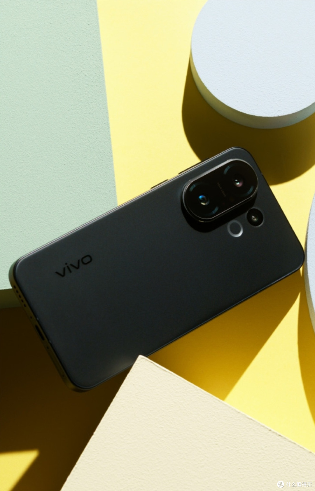 颜值即正义!vivo S30系列夏日新色登场,小直屏大精彩