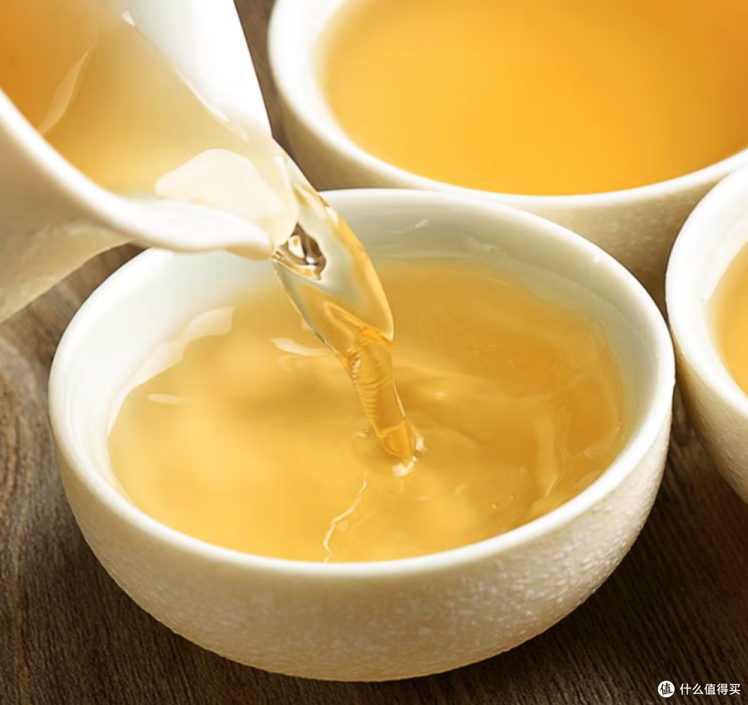 口感盲测实录,碧潭飘雪小蓝罐VS张一元茉莉花茶,你会为谁买单?
