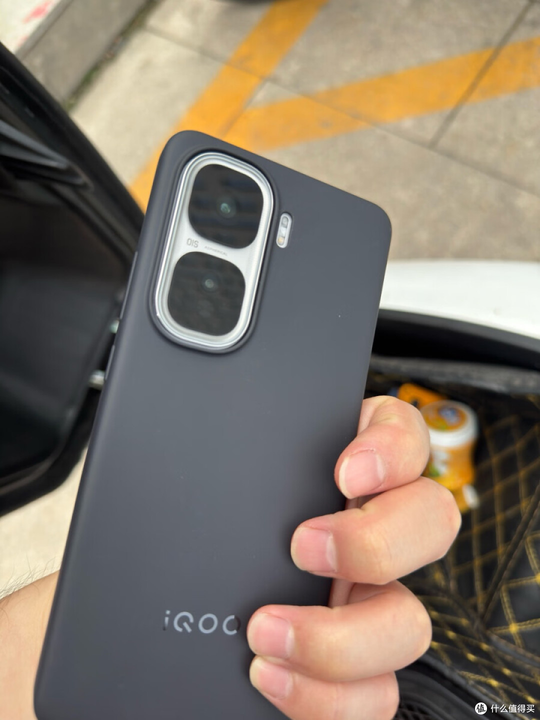 游戏手机?iQOO Neo10 Pro+不到两千四,还抢到了2K好屏幕!