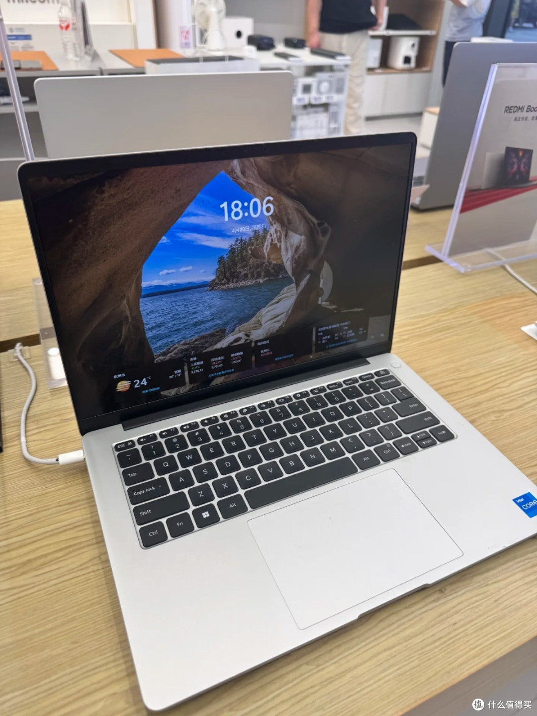 红米Book 14锐龙版2025，用细节参数堆砌科技实用主义