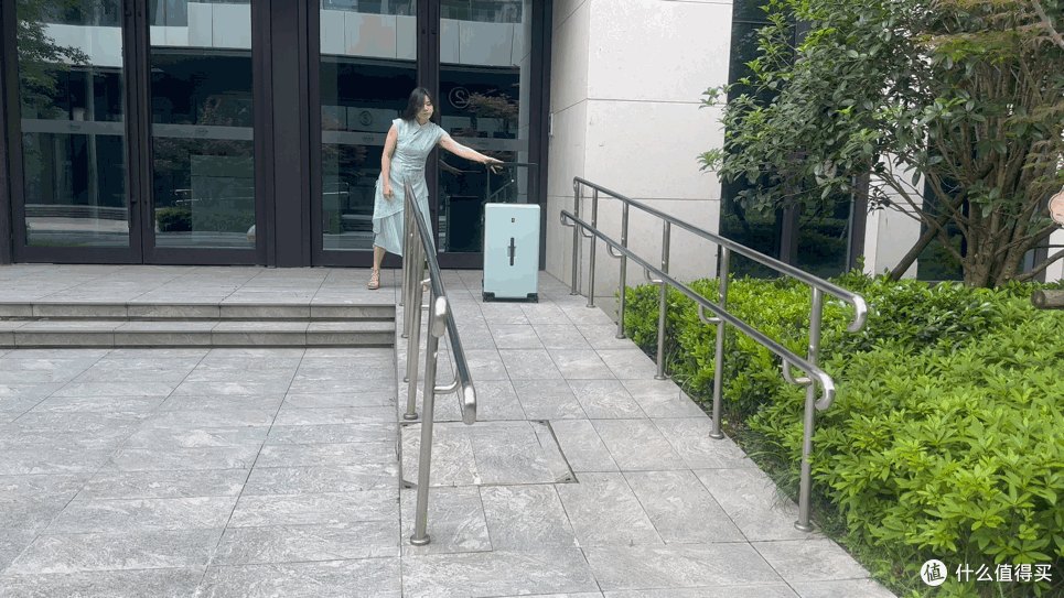 好物集合帖|扫地机器人、油烟机、人体工学椅、拉杆箱,用得上头