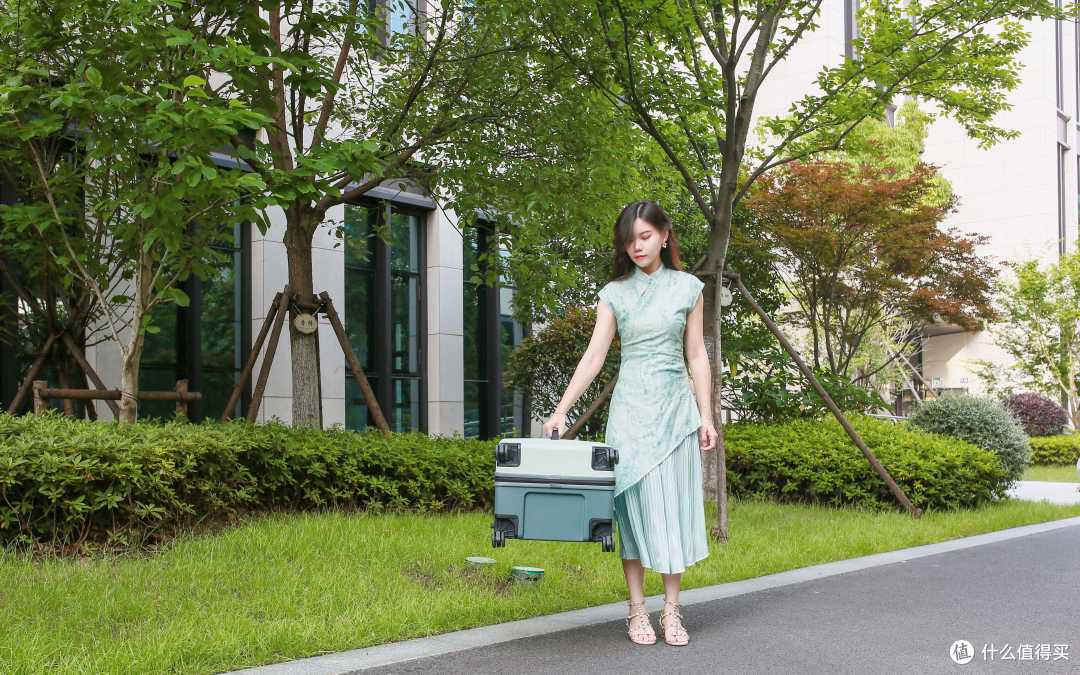 好物集合帖|扫地机器人、油烟机、人体工学椅、拉杆箱,用得上头