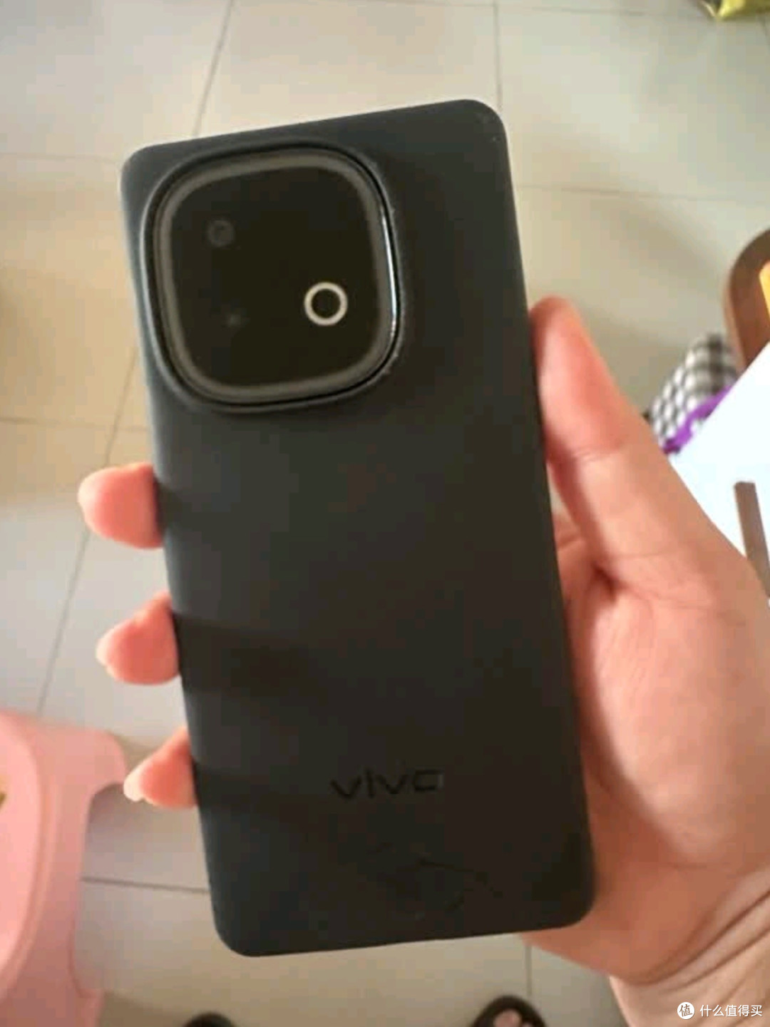 vivo Y300 GT：沙漠金辉映，超能续航与军工品质的完美融合
