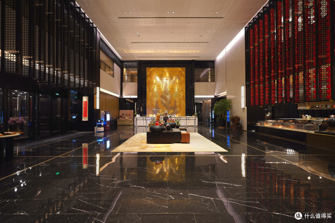 现代地标建筑里的红色国风 - 嘉兴希尔顿酒店 行政套房体验