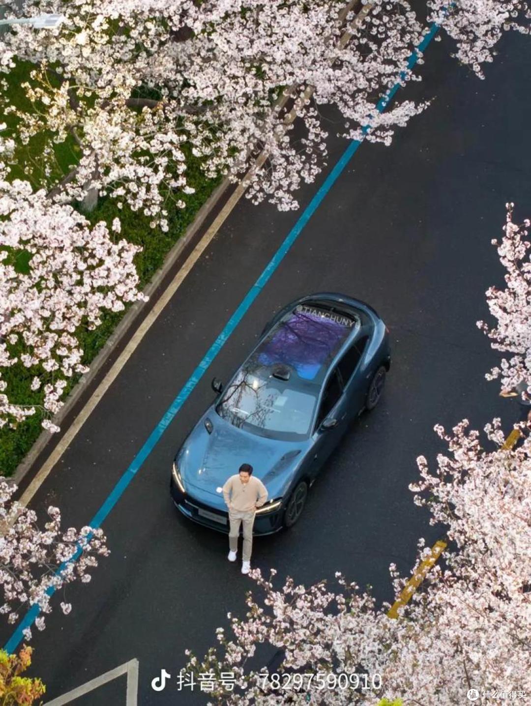 人生第一台车,你会买小米YU7汽车吗?