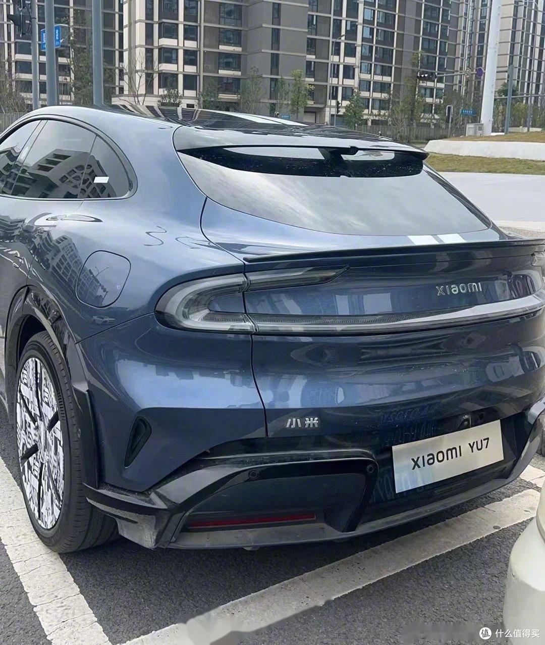 人生第一台车,你会买小米YU7汽车吗?