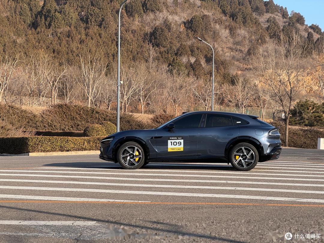 人生第一台车,你会买小米YU7汽车吗?