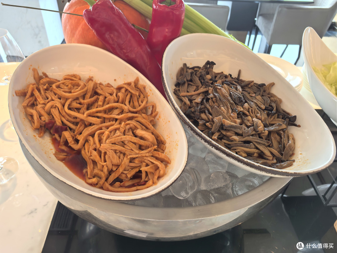 现代地标建筑里的红色国风 - 嘉兴希尔顿酒店 行政套房体验