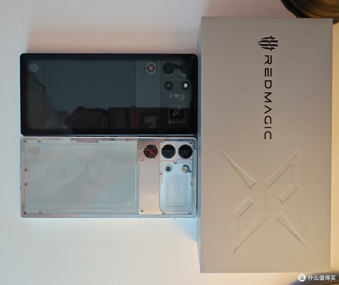 红魔10S Pro+氘锋银翼版:游戏手机开始重新定义移动体验边界