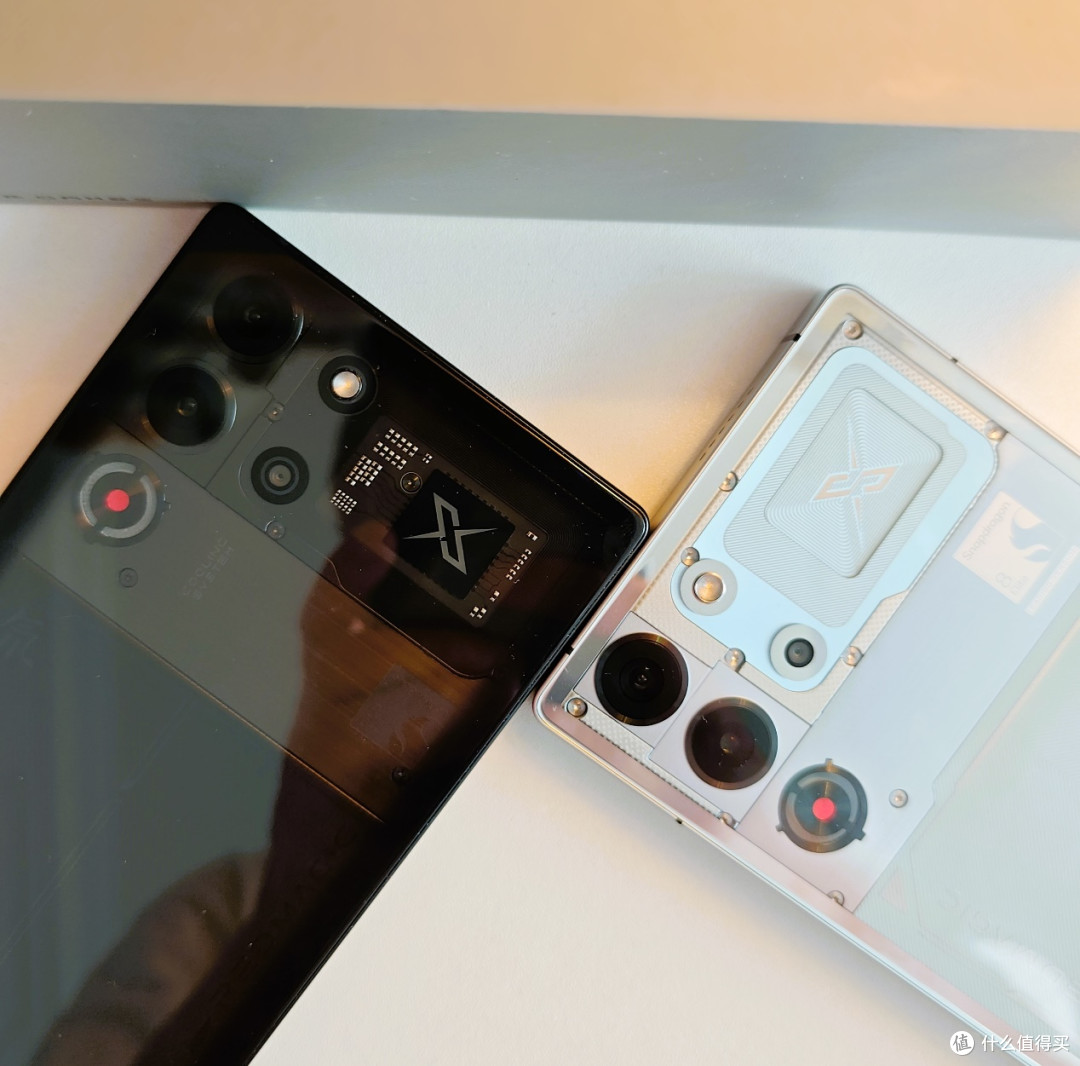 红魔10S Pro+氘锋银翼版:游戏手机开始重新定义移动体验边界