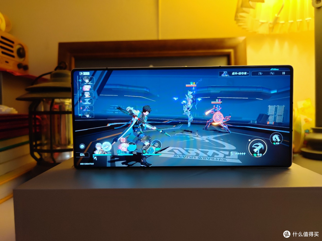 红魔10S Pro+氘锋银翼版:游戏手机开始重新定义移动体验边界
