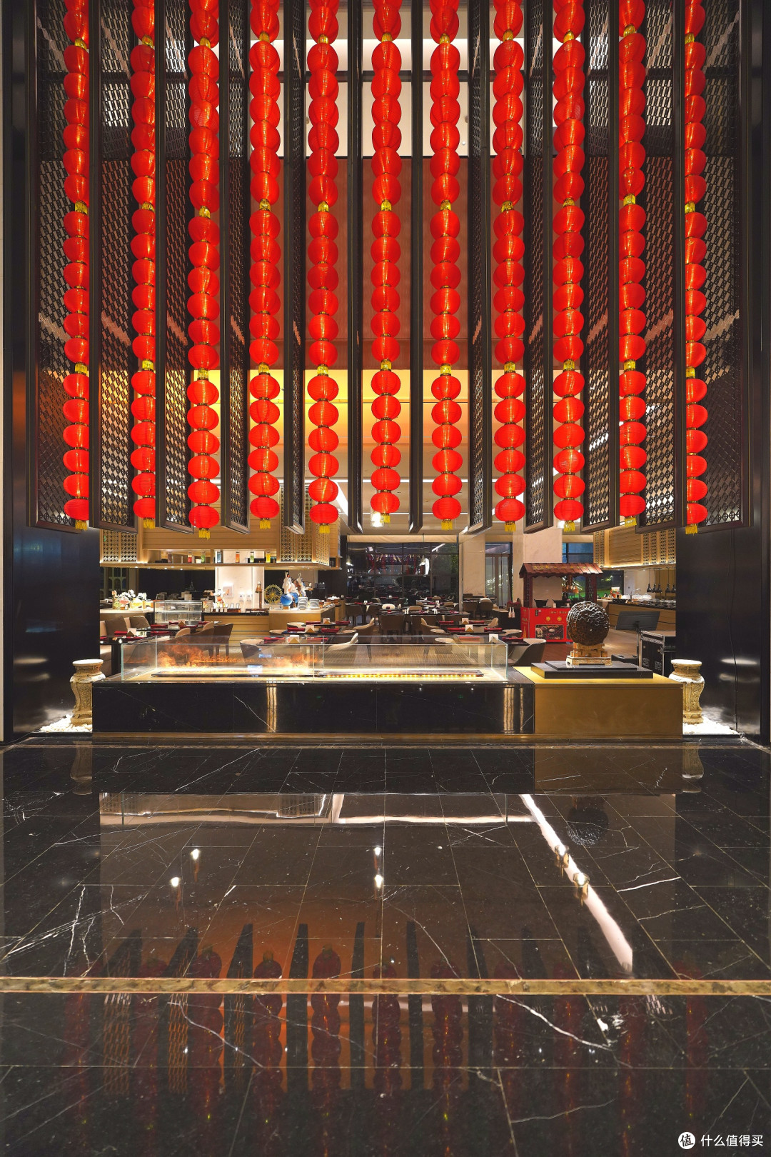 现代地标建筑里的红色国风 - 嘉兴希尔顿酒店 行政套房体验
