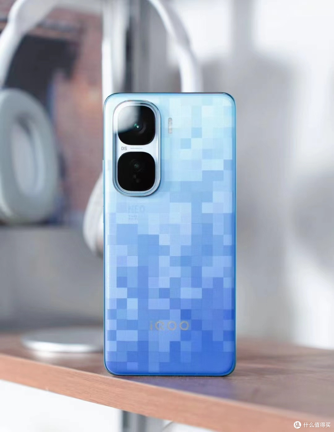 iQOO Neo10 Pro+ 超级像素配色:独特外观,强大性能