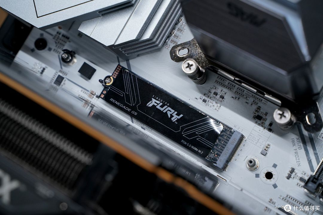 地表最强PCIe 5.0 SSD！ 金士顿FURY Renegade G5旗舰评测