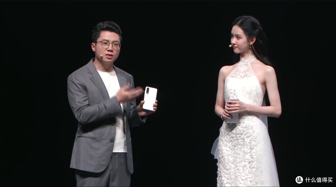 一加 Ace 5 至尊系列发布 以“电竞三芯”重构游戏旗舰标准