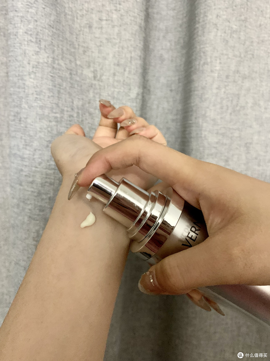 抗老实测｜垮脸救星维娜氏胶原水乳到底是不是智商税？
