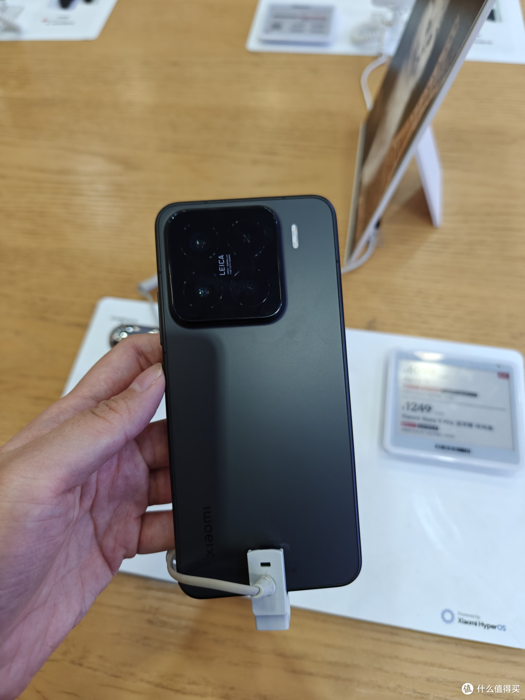 同样作为小屏手机,小米15和一加13t哪个更值得买?