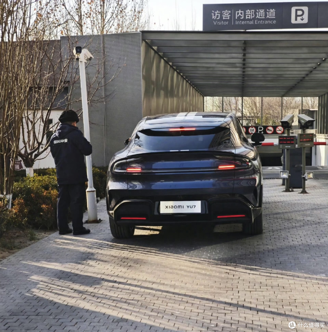 被小米YU7的细节折服，果断选它当人生首车