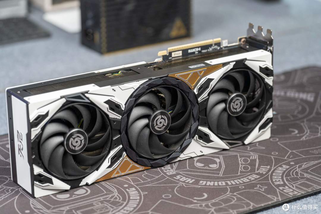 微星 MEG Ai1600T PCIE5 电源评测:高端玩家的新宠儿