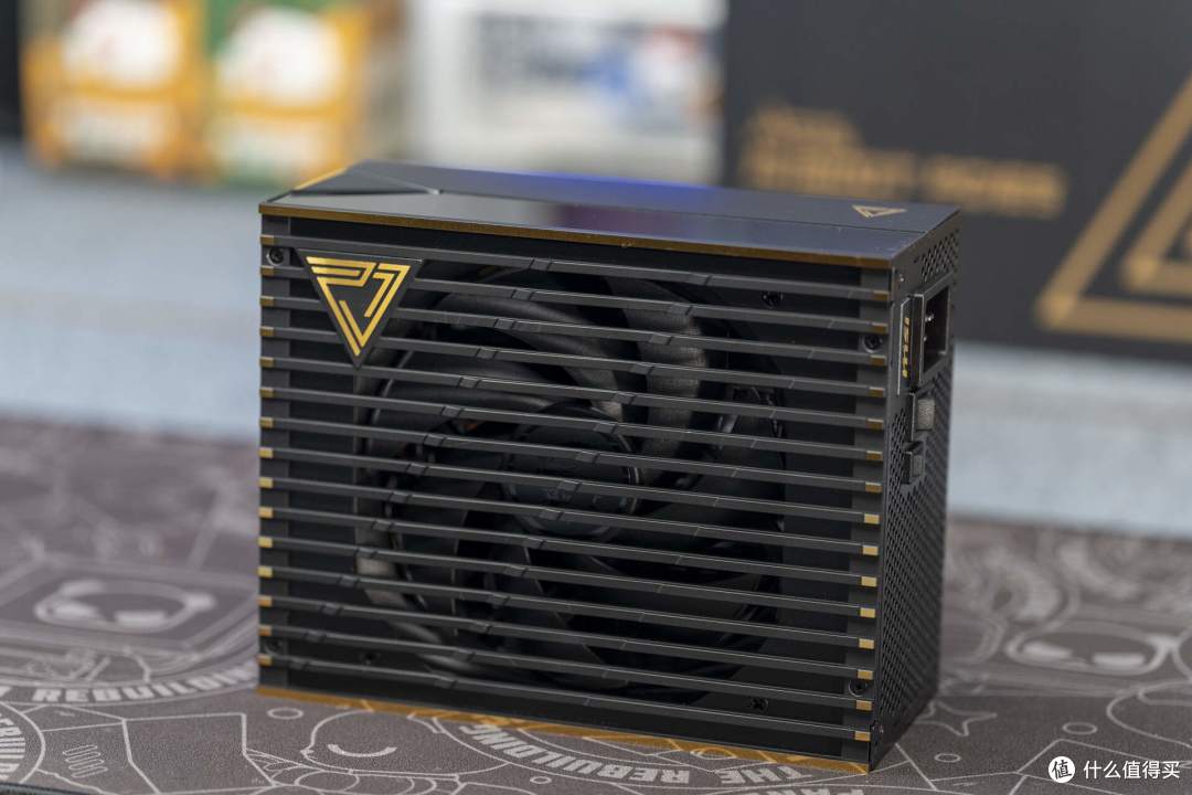 微星 MEG Ai1600T PCIE5 电源评测:高端玩家的新宠儿